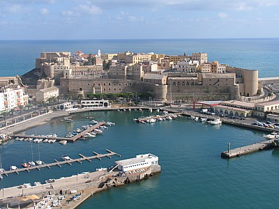 De haven van de veerboot van Melilla