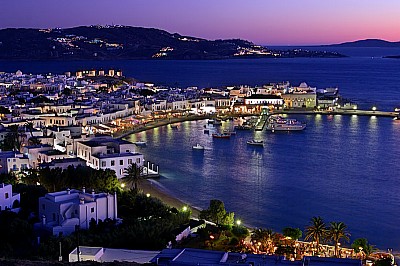 Mykonos veerhaven nachts