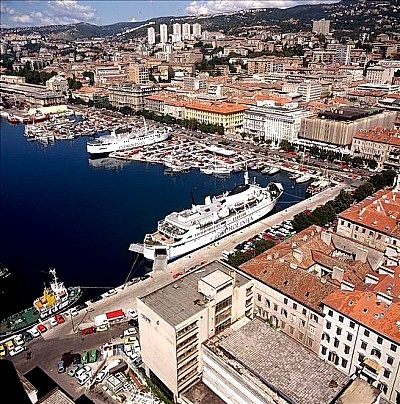 De haven van de veerboot van Rijeka